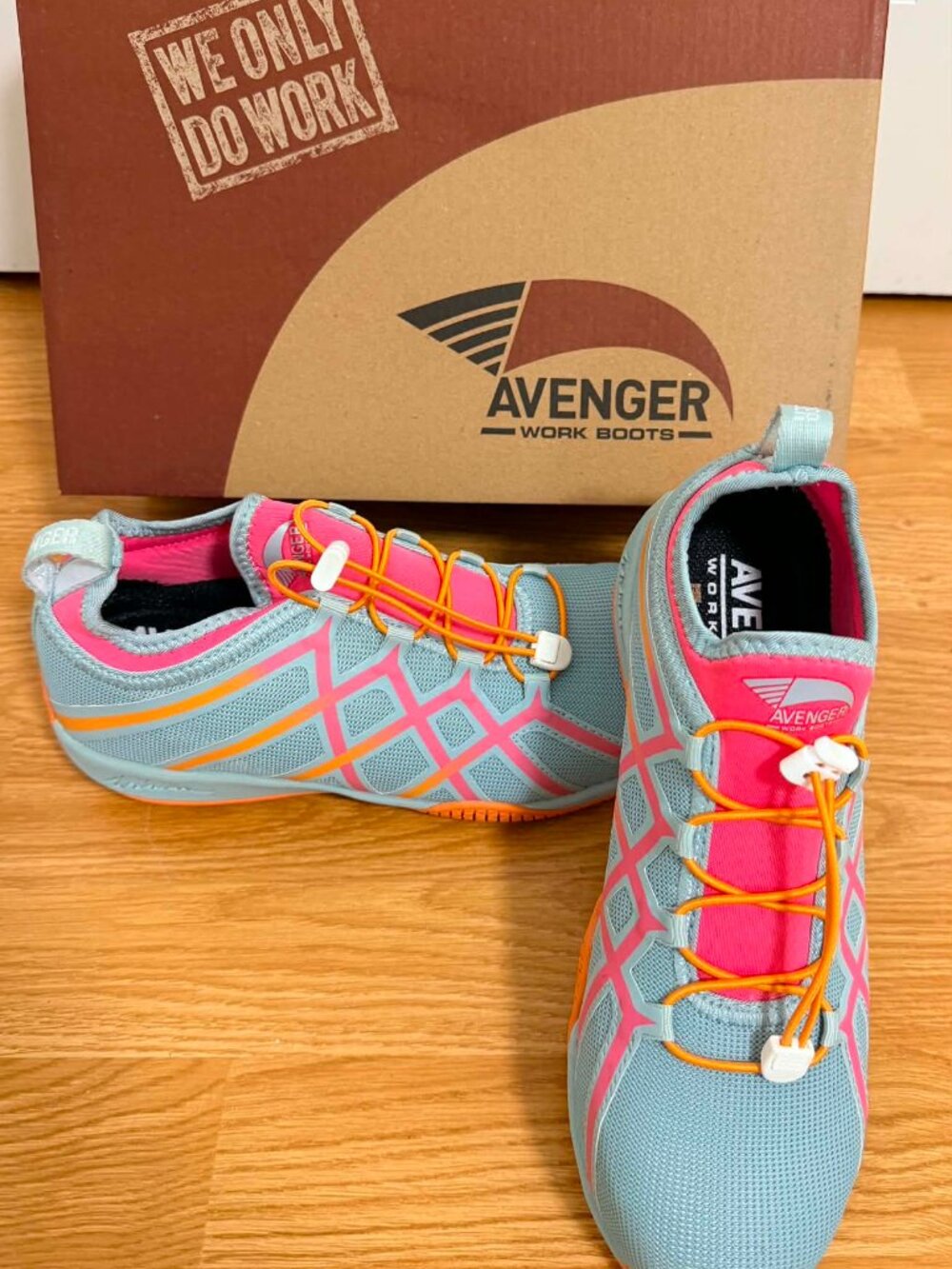 Avenger Women's Work Shoes Carbon Nano-fiber Safety Toe. 100% Metal Free.